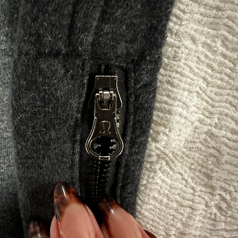 Lululemon Yes Fleece Pullover women’s Large 10 - Picture 4 of 9